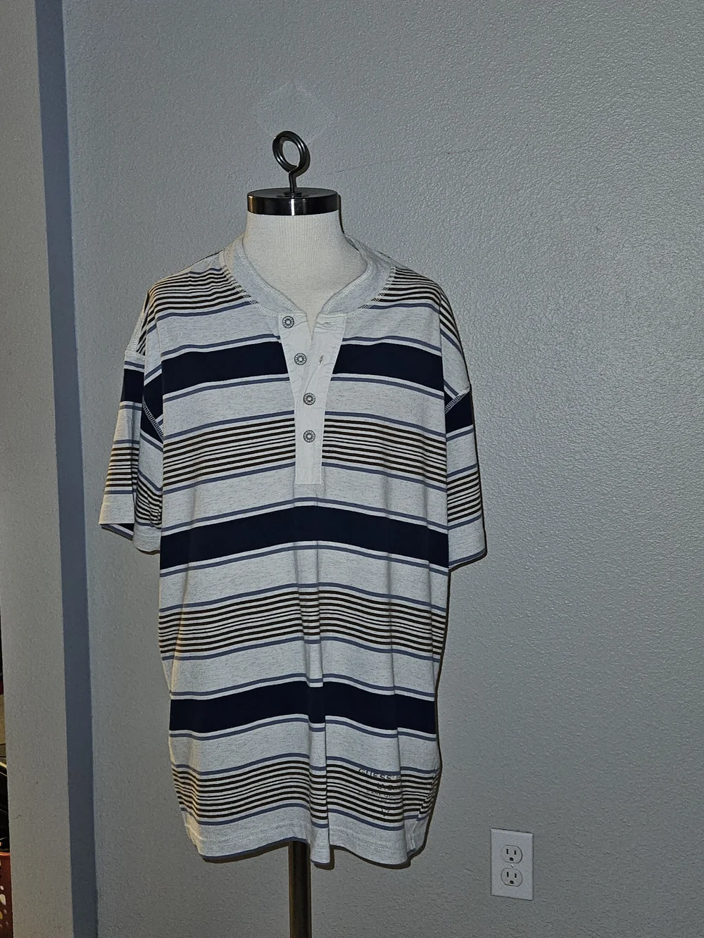 Guess 1990s Vintage Men's Navy and Light Gray Striped Henley Tee - Picture 1 of 3